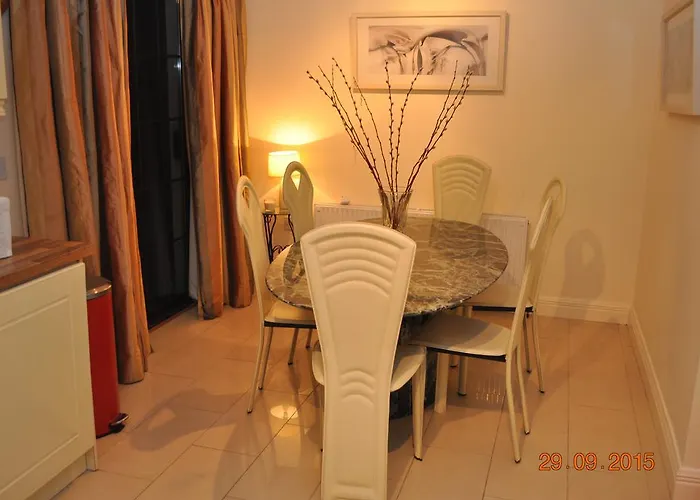 Сasa de vacaciones Woodside Self Catering Lough Rynn *